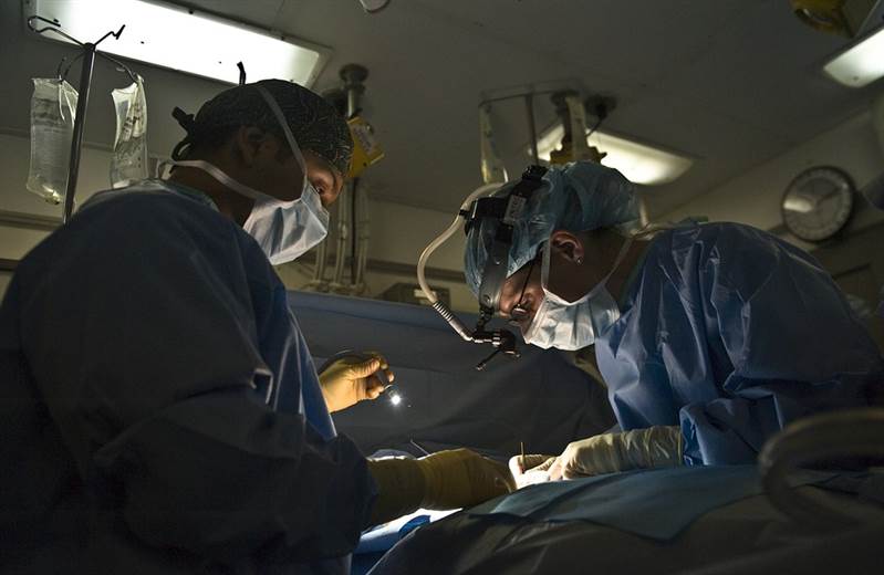 Médicos extirpan un riñón sano por error a un niño